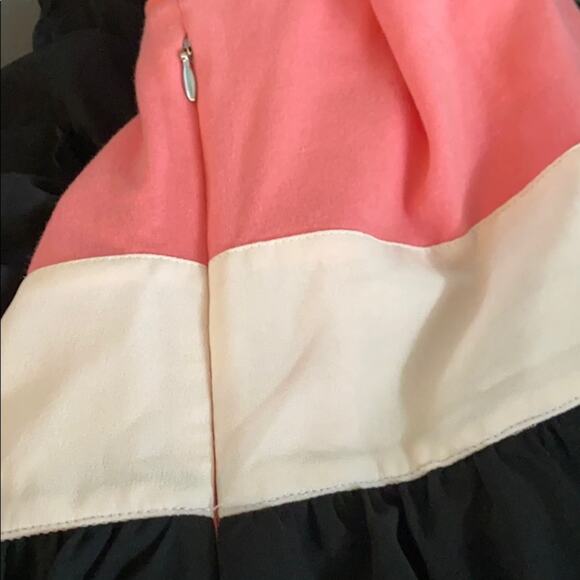 Express Colorblock Ruffle dress - Picture 6 of 6